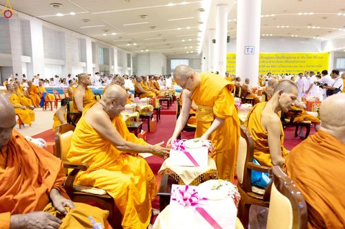 ภาพ No.236380:วันที่ 3 สิงหาคม พ.ศ. 2568 พิธีถวายมหาสังฆทานคณะสงฆ์ 2,000 กว่าวัดทั่วประเทศ ปีที่ 25 , พิธีถวายไทยธรรมคณะสงฆ์ 323 วัด 4 จังหวัดชายแดนภาคใต้ ณ วัดพระธรรมกาย