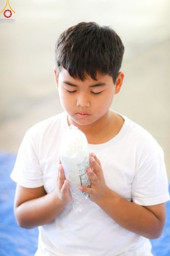 ภาพ No.139098:พิธีตักบาตร , พิธีบูชาข้าวพระ ณ ห้องแก้วสารพัด 1 สภาธรรมกายสากล วัดพระธรรมกาย วันอาทิตย์ต้นเดือนที่ 2 มิถุนายน พ.ศ. 2567