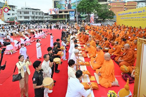 ภาพ No.210310:วันอาทิตย์ที่ 9 มีนาคม พ.ศ. 2568 พ่อเมืองโคราชจัดตักบาตรพระหมื่น ทำบุญเมือง 557 ปี