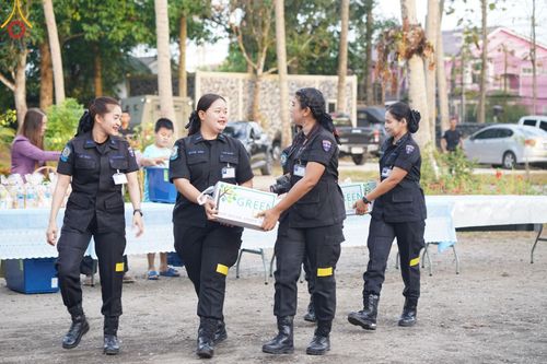 ภาพ No.61103:สามเณรออกบิณฑบาต และกิจกรรมอบรมสามเณร ในโครงการบรรพชาสามเณรฟื้นฟู พระพุทธศาสนาทั่วไทย ณ ศูนย์อบรมที่พักสงฆ์บ้านร่มเย็น จ.นราธิวาส วันที่ 2-15 เมษายน พ.ศ. 2567