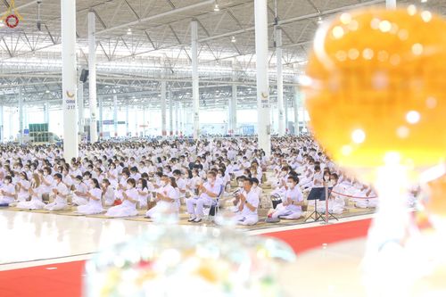 ภาพ No.75589:วัดพระธรรมกายจัด งานบุญวันอาทิตย์ต้นเดือน  มีกิจกรรมดังนี้ พิธีตักบาตร, พิธีบูชาข้าวพระ พระธรรมยาตรารับประกาศนียบัตร โครงการธรรมยาตราฯ ปีที่ 11 ในวันที่ 5 กุมภาพันธ์ พ.ศ. 2566 ณ วัดพระธรรมกาย อ.คลองหลวง จ.ปทุมธานี