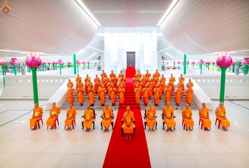 ภาพ No.229183:วันเสาร์ที่ 14 มิถุนายน พ.ศ. 2568 พิธีบรรพชา , พิธีถวายบาตร , พิธีอุปสมบท ในโครงการบรรพชาอุปสมบทหมู่ ผู้บริหารรุ่นที่ 15 และ อุดมศึกษา รุ่นที่ 52 ณ โบสถ์พระไตรปิฎก วัดพระธรรมกาย