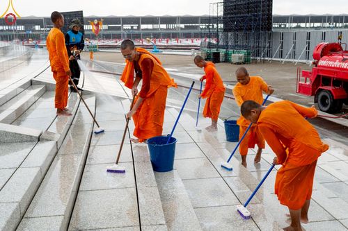 ภาพ No.218811:วันศุกร์ที่ 18 เมษายน พ.ศ. 2568 การเตรียมงานในลานธรรม , พระมหาธรรมกายเจดีย์ เพื่องานวันคุ้มครองโลก 22 เมษายน พ.ศ. 2568