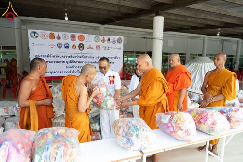 ภาพ No.212464:วันเสาร์ที่ 22 มีนาคม พ.ศ. 2568 พิธีถวายสังฆทานแด่คณะสงฆ์ 323 วัด ปีที่ 21 ครั้งที่ 175 พิธีมอบกองทุนหนุนแรงใจช่วยครูใต้ ปีที่ 18 ครั้งที่ 139 และพิธีทำบุญอุทิศส่วนกุศลให้ผู้วายชนม์ ณ ศูนย์ปฏิบัติธรรมภาคใต้ อำเภอบางกล่ำ จังหวัดสงขลา