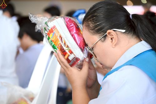 ภาพ No.240431:วันพุธที่ 27 สิงหาคม พ.ศ. 2568 พิธีตักบาตร ในวันธรรมชัย ณ วัดพระธรรมกาย จ.ปทุมธานี