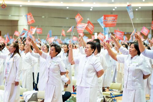 ภาพ No.239929:วันที่ ๒๒ - ๒๔ สิงหาคม พ.ศ. ๒๕๖๘ สัมมนารวมใจผู้นำบุญ บูชาธรรม ๘๑ ปี หลวงพ่อธัมมชโย กฐินสามัคคีทั่วไทย ๓๐,๐๐๐ วัด โครงการอุปสมบทบูชาธรรมมหาปูชนียาจารย์ ๓,๐๐๐ รูป รุ่นที่ ๑