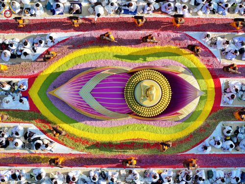 ภาพ No.195503:พิธีต้อนรับพระธรรมยาตรา ณ อนุสรณ์สถานลำดับที่ 4 สถานที่เกิดด้วยกายธรรม วัดโบสถ์(บน) ต.บางคูเวียง จ.นนทบุรี ในโครงการธรรมยาตรา กตัญญูบูชา มหาปูชนียาจารย์ พระมงคลเทพมุนี(สด จนฺทสโร) พระผู้ปราบมาร อนุสรณ์สถาน 7 แห่ง ปีที่ 13 วันที่ 15 มกราคม พ.ศ. 2568