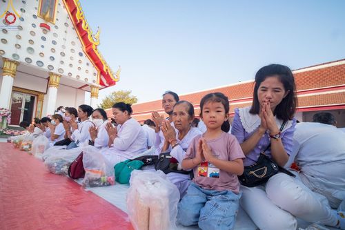 ภาพ No.112734:พิธีตักบาตรพระธรรมยาตราฯ ณ วัดสองพี่น้อง จ.สุพรรณบุรี วันที่ 15 มกราคม พ.ศ. 2567