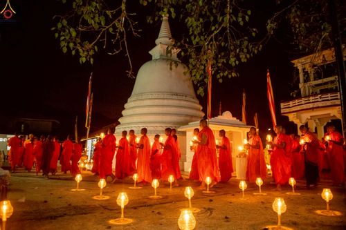 ภาพ No.229989:วันที่ 4 และ 12 พฤษภาคม พ.ศ. 2568 พิธีจุดวิสาขประทีป ถวายเป็นพุทธบูชา ณ วัดสุภัทรารามา มหาวิหาร เมืองบาดุลลา ประเทศศรีลังกา