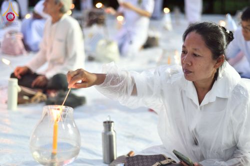 ภาพ No.261918:วันที่ 14 ตุลาคม พ.ศ. 2568 พิธีกลั่นแผ่นดิน โปรยทรายตอกเสาเข็มมหามงคลต้นแรก  สร้างองค์พระเจดีย์และจุดประทีปถวายเป็นพุทธบูชา ณ ศูนย์ปฏิบัติธรรมชัยนาท ต.ธรรมามูล อ.ชัยนาท จ.ชัยนาท