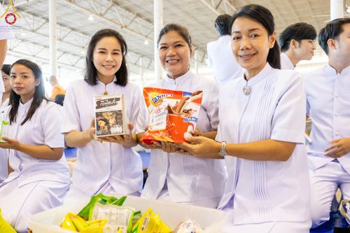 ภาพ No.151032:พิธีตักบาตร ในวันอาทิตย์ต้นเดือน วันที่ 1 กันยายน พ.ศ. 2567 ณ สภาธรรมกายสากล วัดพระธรรมกาย