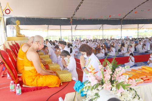 ภาพ No.76226:พิธีกลั่นแผ่นดินสร้างมหาเจดีย์ปัตตานี , พิธีตักบาตรแด่พระภิกษุสงฆ์ 159 รูป ,  พิธีทอดผ้าป่า , พิธีโปรยรัตนชาติ ,  พิธีจุดประทีปถวายเป็นพุทธบูชา ณ ศูนย์อบรมเยาวชนปัตตานี จ.ปัตตานี วันอาทิตย์ที่ 5 กุมภาพันธ์ พ.ศ.2566