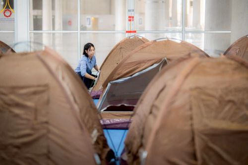 ภาพ No.218299:วันที่ 12-18 เมษายน พ.ศ. 2568 พระภิกษุและเจ้าหน้าที่อาสาสมัคร เตรียมพื้นที่ต้อนรับพักค้างพระสังฆาธิการ เนื่องในงานวันคุ้มครองโลก 22 เมษายน พ.ศ. 2568