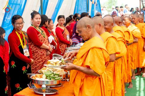 ภาพ No.212933:วันที่ 14 - 15 มีนาคม พ.ศ. 2568 คณะสงฆ์และสามเณรเดินธรรมยาตรา ในโครงการบวชสามเณรเนปาล 500 รูป ไปยังสถานที่รอบมายาเทวีและลุมพินีเกรด ณ ลุมพินี ประเทศเนปาล