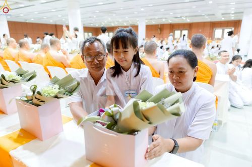 ภาพ No.228251:วันอาทิตย์ที่ 1 มิถุนายน พ.ศ.2568 พิธีถวายมหาสังฆทานพระ 100 รูป สโมสรซุปเปอร์คิดส์ ปีที่ 6 ณ ห้อง SPD 8 สภาธรรมกายสากล วัดพระธรรมกาย