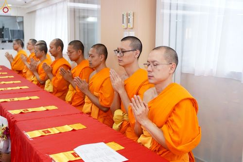 ภาพ No.233715:วันอาทิตย์ที่ 6 กรกฎาคม พ.ศ.2568 พิธีสมโภช 15 ปี วัดพระธรรมกายเกาลูน และพิธีมุทิตาสักการะเปรียญธรรม 9 ประโยค ณ วัดพระธรรมกายเกาลูน เขตปกครองพิเศษฮ่องกง สาธารณรัฐประชาชนจีน