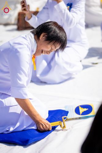 ภาพ No.285830:วันพุธที่ 10 ธันวาคม พ.ศ.2568  พิธีตอกเสาเข็มมงคลต้นสุดท้าย รองรับองค์พระเจดีย์เพื่อสร้างสันติภาพโลก ณ ศูนย์ปฏิบัติธรรมและศูนย์อบรมเยาวชน ชัยนาท