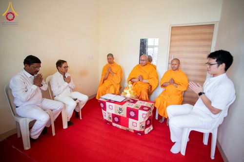 ภาพ No.283723:วันที่ 6-7 ธันวาคม พ.ศ. 2568  พิธีรับมอบหนังสือแสดงเจตจำนงถวายสิทธิครอบครองและใช้ประโยชน์วัดสันติวัน เมืองนาคปูร์  พิธีจุดโคมประทีปถวายเป็นพุทธบูชา และอุทิศบุญกุศลแด่ ดร.บี.อาร์. อัมเบดการ์  พิธีบูชาข้าวพระถ่ายทอดสดจากประเทศไทย