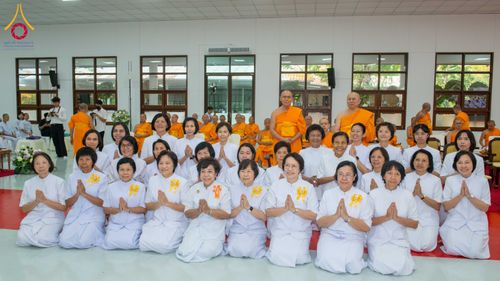 ภาพ No.315323:วันอังคารที่ 24 มีนาคม พ.ศ. 2569 พิธีบำเพ็ญกุศล คุณพ่อณรงค์ จินตมากุล  สิริอายุ 99 ปี 11 เดือน โยมบิดา พระครูปลัดรัตนวีรวัฒน์ (รังสฤษดิ์ อิทฺธิจินตโก) ที่ปรึกษาเจ้าคณะจังหวัดปทุมธานี เจ้าอาวาสวัดพระธรรมกาย  ณ ห้องปลูกศรัทธา 2 วัดพระธรรมกาย ปทุมธานี