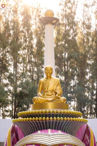 ภาพ No.288485:วันที่ 4 มกราคม พ.ศ. 2569 พระธรรมยาตราปฏิบัติธรรม และถ่ายภาพหมู่ประวัติศาสตร์ ในโครงการธรรมยาตรา กตัญญูบูชา มหาปูชนียาจารย์ พระมงคลเทพมุนี(สด จนฺทสโร) พระผู้ปราบมาร อนุสรณ์สถาน 7 แห่ง ปีที่ 14 ณ อนุสรณ์สถานมหาวิหารพระมงคลเทพมุนี (โลตัสแลนด์) อ.สองพี่น้อง