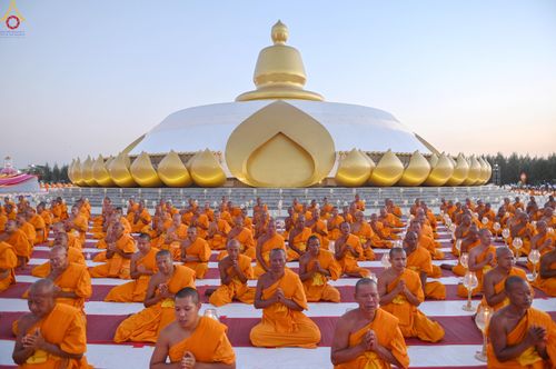 ภาพ No.302352:วันที่ 23 มกราคม พ.ศ. 2569 พิธีจุดประทีปธรรมถวายเป็นพุทธบูชา (ภาพชุดที่ 2) และบูชาธรรมมหาปูชนียาจารย์  ณ อนุสรณ์สถานลำดับที่ 5 สถานที่เผยแผ่วิชชาธรรมกายครั้งแรก อนุสรณ์สถานบางปลา วัดบางปลา อำเภอบางเลน จังหวัดนครปฐม ในโครงการธรรมยาตรา กตัญญูบูชา มหาปูชนีย