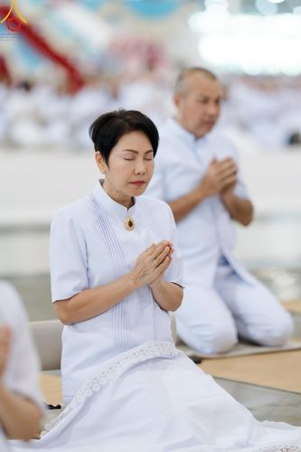 ภาพ No.151284:พิธีบูชาข้าวพระ ในวันอาทิตย์ต้นเดือน วันที่ 1 กันยายน พ.ศ. 2567 ณ สภาธรรมกายสากล วัดพระธรรมกาย