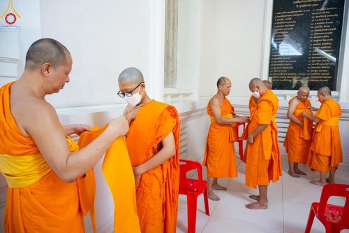 ภาพ No.141454:พิธีบรรพชาอุปสมบท โครงการอุปสมบทหมู่รุ่นผู้บริหาร รุ่นที่ 14 โครงการอุปสมบทหมู่ธรรมทายาท ระดับอุดมศึกษา รุ่นที่ 51 ภาคฤดูฝน ณ โบสถ์พระไตรปิฎก วัดพระธรรมกาย ในวันเสาร์ที่ 15 มิถุนายน พ.ศ. 2567