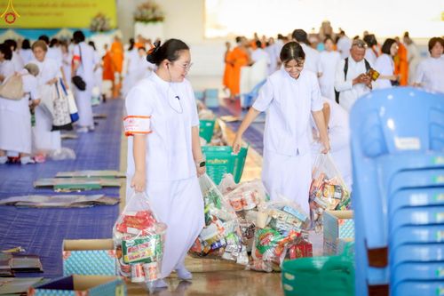 ภาพ No.263978:วันอาทิตย์ที่ 2 พฤศจิกายน พ.ศ. 2568 พิธีตักบาตรอาทิตย์ต้นเดือน ณ บ้านแก้วเรือนทองคุณยายฯ วัดพระธรรมกาย