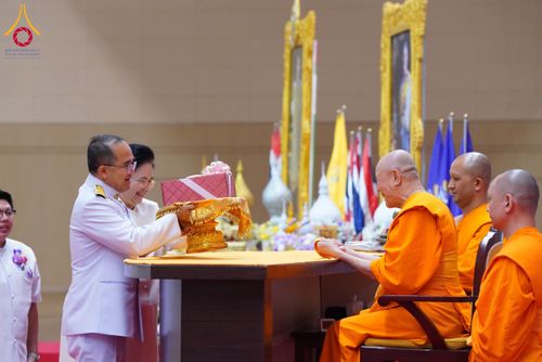 ภาพ No.207653:พิธีมอบโล่พระราชทาน สมเด็จพระกนิษฐาธิราชเจ้า กรมสมเด็จพระรัตนราชสุดาฯ สยามบรมราชกุมารี และโล่เกียรติยศโครงการตอบปัญหาธรรมะ "ทางก้าวหน้า" ครั้งที่ 42 พิธีมอบโล่วัชรเกียรติยศ โครงการตอบปัญหาศีลธรรมเพื่อสันติภาพโลก (WORLD-PEC) ครั้งที่ 18 วันที่ 12 ก.พ. 2568