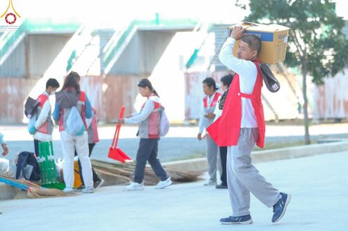 ภาพ No.191524:V.49 สารพัดV สารพัดดี ที่ธรรมยาตรา ในโครงการธรรมยาตรา กตัญญูบูชา มหาปูชนียาจารย์ พระมงคลเทพมุนี(สด จนฺทสโร) พระผู้ปราบมาร อนุสรณ์สถาน 7 แห่ง ปีที่ 13 ระหว่างวันที่ 2-31 มกราคม พ.ศ. 2568