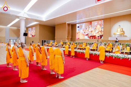 ภาพ No.272992:วันอาทิตย์ที่ 23 พฤศจิกายน พ.ศ.2568 พิธีมุทิตาสักการะ พระมหาเถระและพระเถระ ประจำปีพุทธศักราช 2568 ณ ห้องแก้วสารพัดนึก 2 สภาธรรมกายสากล  วัดพระธรรมกาย