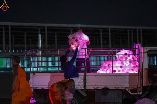 ภาพ No.150703:V.44 เพื่อพ่อ ภาพเตรียมงาน ปฎิบัติงาน ของเจ้าหน้าที่ อาสาสมัคร ทุกสถานะ เพื่อความสำเร็จ ในงานวันธรรมชัย วันอังคารที่ 27 สิงหาคม พ.ศ. 2567