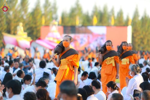ภาพ No.107982:พิธีต้อนรับพระธรรมยาตรา ในโครงการธรรมยาตรากตัญญูบูชา มหาปูชนียาจารย์ พระมงคลเทพมุนี(สด จนฺทสโร) พระผู้ปราบมาร อนุสรณ์สถาน 7 แห่ง ปีที่ 12 วันที่ 7 มกราคม พ.ศ. 2567 ณ อนุสรณ์สถานคลองบางนางแท่น  อ.สามพราน จ.นครปฐม