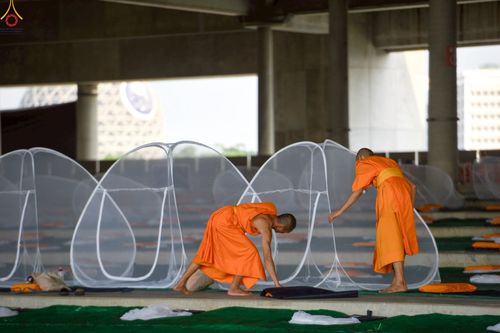 ภาพ No.225177:วันที่ 20 - 27 เมษายน พ.ศ. 2568 "ภาพแห่งความปลื้มที่ไม่มีวันจบ" คณะสงฆ์สามเณร เจ้าหน้าที่ และสาธุชน ร่วมแรงร่วมใจกันเตรียมงานและเก็บงาน เพื่อวันคุ้มครองโลก พิธีถวายมหาสังฆทานคณะสงฆ์ 40,000 กว่าวัดทั่วประเทศ