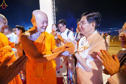 ภาพ No.125136:พิธีเวียนประทักษิณและจุดมาฆประทีป (ชุดที่ 2) ในวันมาฆบูชา เสาร์ที่ 24 กุมภาพันธ์ พ.ศ. 2567 ณ พระมหาธรรมกายเจดีย์ วัดพระธรรมกาย