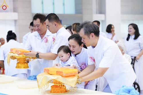 ภาพ No.160244:พิธีทอดผ้าป่าสมทบกฐินวัดพระธรรมกาย และสมทบกฐิน 30,000 วัดทั่วไทย ครั้งที่ 3 ณ สภาธรรมกายสากล วัดพระธรรมกาย วันพฤหัสบดีที่ 10 ตุลาคม พ.ศ. 2567