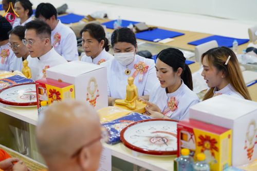 ภาพ No.60065:พิธีเจริญพระพุทธมนต์ "ฉลองอายุวัฒนมงคล 80 ปี หลวงพ่อธัมมชโย" พิธีถวายไทยธรรม คณะสงฆ์ 10,000 กว่าวัดทั่วประเทศ ในวันคุ้มครองโลก วันจันทร์ที่ 22 เมษายน พ.ศ. 2567 ณ สภาธรรมกายสากล วัดพระธรรมกาย จ.ปทุมธานี