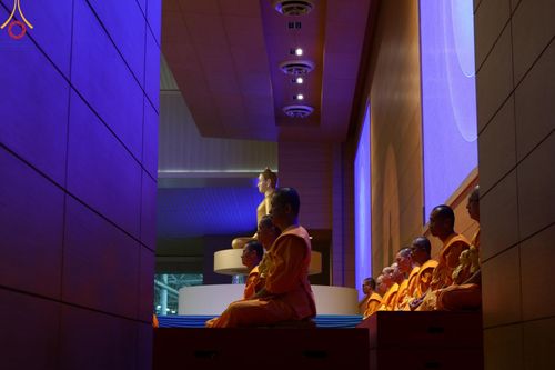 ภาพ No.150025:พิธีตักบาตร , พิธีปฎิบัติธรรม , พิธีถวายภัตตาหารเมนูสวรรค์ ในพรรษาแห่งการเข้าถึงธรรม วันธรรมชัย วันอังคารที่ 27 สิงหาคม พ.ศ.2567 ณ สภาธรรมกายสากล วัดพระธรรมกาย