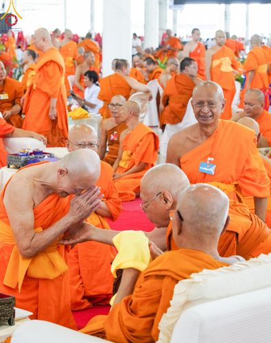 ภาพ No.147174:พิธีมุทิตาสักการะพระภิกษุ ผู้สอบได้เปรียญธรรม 9 ประโยคระดับโลกปีที่ 36, พิธีมอบโล่เกียรติยศและทุนการศึกษา สำนักเรียนบาลีดีเด่นทั่วประเทศ, พิธีถวายมหาสังฆทานคณะสงฆ์ 2,000 กว่าวัด ทั่วประเทศ ปีที่ 24, พิธีถวายไทยธรรมคณะสงฆ์ 323 วัด 4 จังหวัดชายแดนภาคใต้