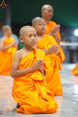 ภาพ No.61191:สามเณรออกบิณฑบาต และกิจกรรมอบรมสามเณร ในโครงการบรรพชาสามเณรฟื้นฟู พระพุทธศาสนาทั่วไทย ณ ศูนย์อบรมที่พักสงฆ์บ้านร่มเย็น จ.นราธิวาส วันที่ 2-15 เมษายน พ.ศ. 2567