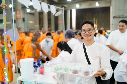 ภาพ No.122341:พิธีจุดประทีปถวายเป็นพุทธบูชา และบูชาธรรมมหาปูชนียาจารย์ พระมงคลเทพมุนี(สด จนฺทสโร) ในโครงการธรรมยาตรา กตัญญูบูชา มหาปูชนียาจารย์ พระมงคลเทพมุนี(สด จนฺทสโร) พระผู้ปราบมาร อนุสรณ์สถาน 7 แห่ง ปีที่ 12 วันที่ 31 มกราคม พ.ศ. 2567 ณ วัดพระธรรมกาย จ.ปทุมธานี (