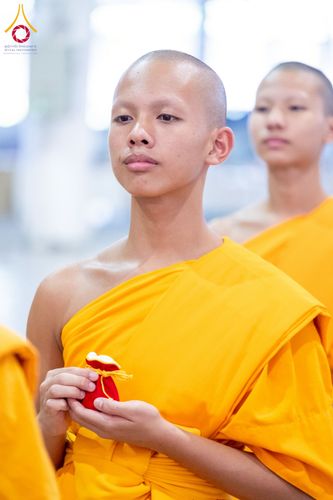 ภาพ No.237561:วันอาทิตย์ที่ 10 สิงหาคม พ.ศ.2568 พิธีมอบใบประกาศเกียรติคุณ โครงการสอบบาลี "ฉลองแชมป์" บูชาธรรม 80 ปี หลวงพ่อธัมมชโย ประจำปี 2568 และ พิธีมอบดวงแก้วสามเณรทรงบาลีไวยากรณ์ ณ สภาธรรมกายสากล วัดพระธรรมกาย ปทุมธานี