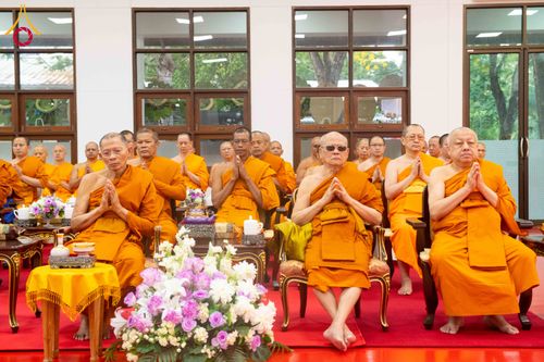 ภาพ No.315486:วันพุธที่ 25 มีนาคม พ.ศ. 2569 พิธีบำเพ็ญกุศล คุณพ่อณรงค์ จินตมากุล  สิริอายุ 99 ปี 11 เดือน โยมบิดา พระครูปลัดรัตนวีรวัฒน์ (รังสฤษดิ์ อิทฺธิจินตโก) ที่ปรึกษาเจ้าคณะจังหวัดปทุมธานี เจ้าอาวาสวัดพระธรรมกาย  ณ ห้องปลูกศรัทธา 2 วัดพระธรรมกาย ปทุมธานี