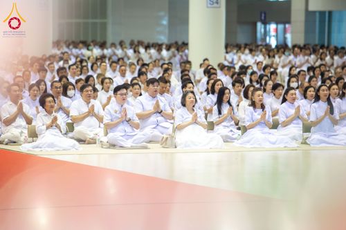 ภาพ No.209510:วันอาทิตย์ที่ 2 มีนาคม พ.ศ. 2568 พิธีบูชาข้าวพระ ณ สภาธรรมกายสากล วัดพระธรรมกาย