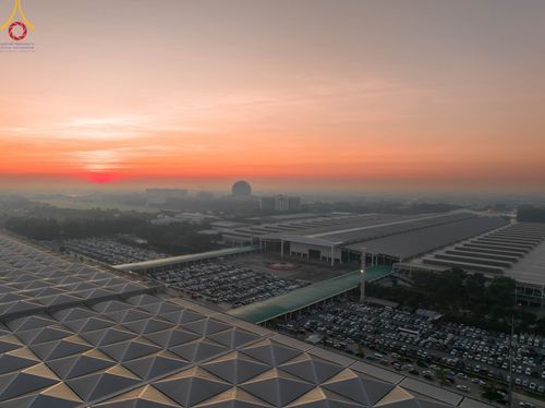 ภาพ No.105216:พิธีตักบาตรฉลองพระบวชใหม่ รุ่นบูชาธรรมมหาปูชนียาจารย์ และต้อนรับศักราชใหม่ วันจันทร์ที่ 1 มกราคม พ.ศ. 2567 ณ ลานธรรมพระมหาธรรมกายเจดีย์ วัดพระธรรมกาย