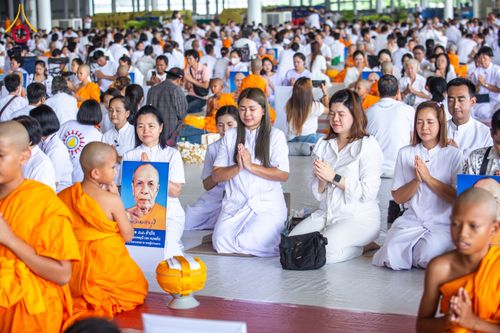 ภาพ No.134949:พิธีถวายบาตรแด่นาคธรรมทายาท ในโครงการบรรพชาสามเณรฟื้นฟูพระพุทธศาสนาทั่วไทย ณ สภาธรรมกายสากล วัดพระธรรมกาย จ.ปทุมธานี วันเสาร์ที่ 6 เมษายน พ.ศ. 2567