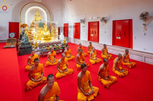 ภาพ No.194150:พระธรรมยาตราปฏิบัติธรรม และถ่ายภาพหมู่ประวัติศาสตร์ ณ วัดสองพี่น้อง ต.ต้นตาล อ.สองพี่น้อง จ.สุพรรณบุรี ในโครงการธรรมยาตรา กตัญญูบูชา มหาปูชนียาจารย์ พระมงคลเทพมุนี(สด จนฺทสโร) พระผู้ปราบมาร อนุสรณ์สถาน 7 แห่ง ปีที่ 13 วันที่ 12 มกราคม พ.ศ. 2568