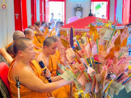 ภาพ No.94504:พิธีทอดกฐินสามัคคีทั่วไทย 5,000 วัด ณ วัดโบสถ์อินทรสารเพชร แขวงคูหาสวรรค์ เขตภาษีเจริญ กรุงเทพมหานคร วันที่ 12 พฤศจิกายน พ.ศ. 2566