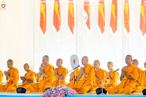 ภาพ No.240370:วันพุธที่ 27 สิงหาคม พ.ศ. 2568 พิธีตักบาตร ในวันธรรมชัย ณ วัดพระธรรมกาย จ.ปทุมธานี