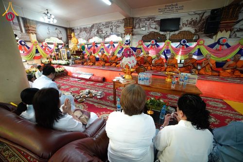 ภาพ No.178754:พิธีทอดกฐิน ณ วัดทับกระดาน จ.สุพรรณบุรี ในโครงการกฐินสามัคคีทั่วไทย 30,000 วัด บูชาธรรม 80 ปี หลวงพ่อธัมมชโย โดยคณะศิษยานุศิษย์วัดพระธรรมกาย วันที่ 15 พฤศจิกายน พ.ศ. 2567